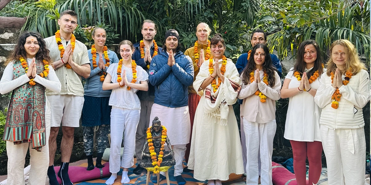 300 hour yoga teacher training in rishikesh